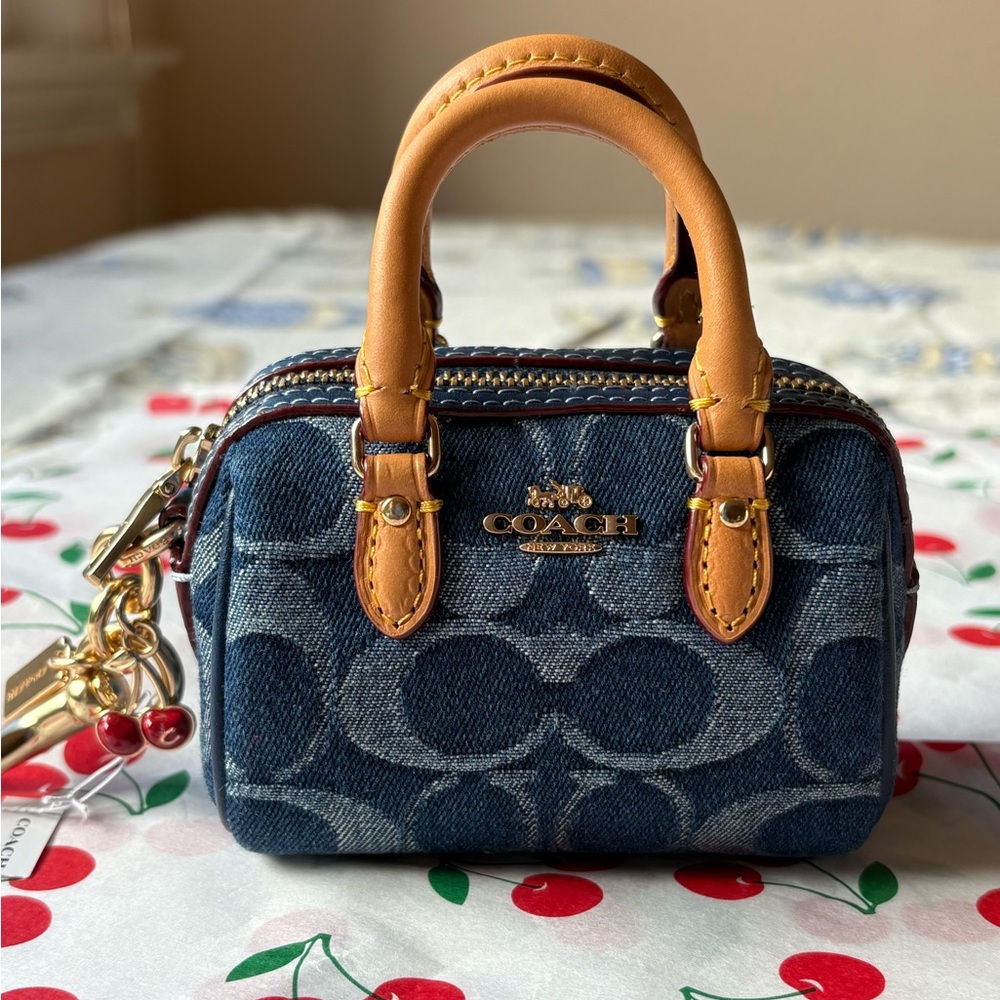 🍒 COACH MINI ROWAN  BAG CHARM IN SIGNATURE DENIM 🍒  NWT 🍒 - Picture 4 of 16